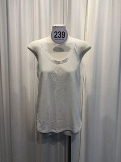 （分類：）位於 。 由 belovedclothesthrifts 提交（商品編號 1459125939，圖片 1）。簡介： 。