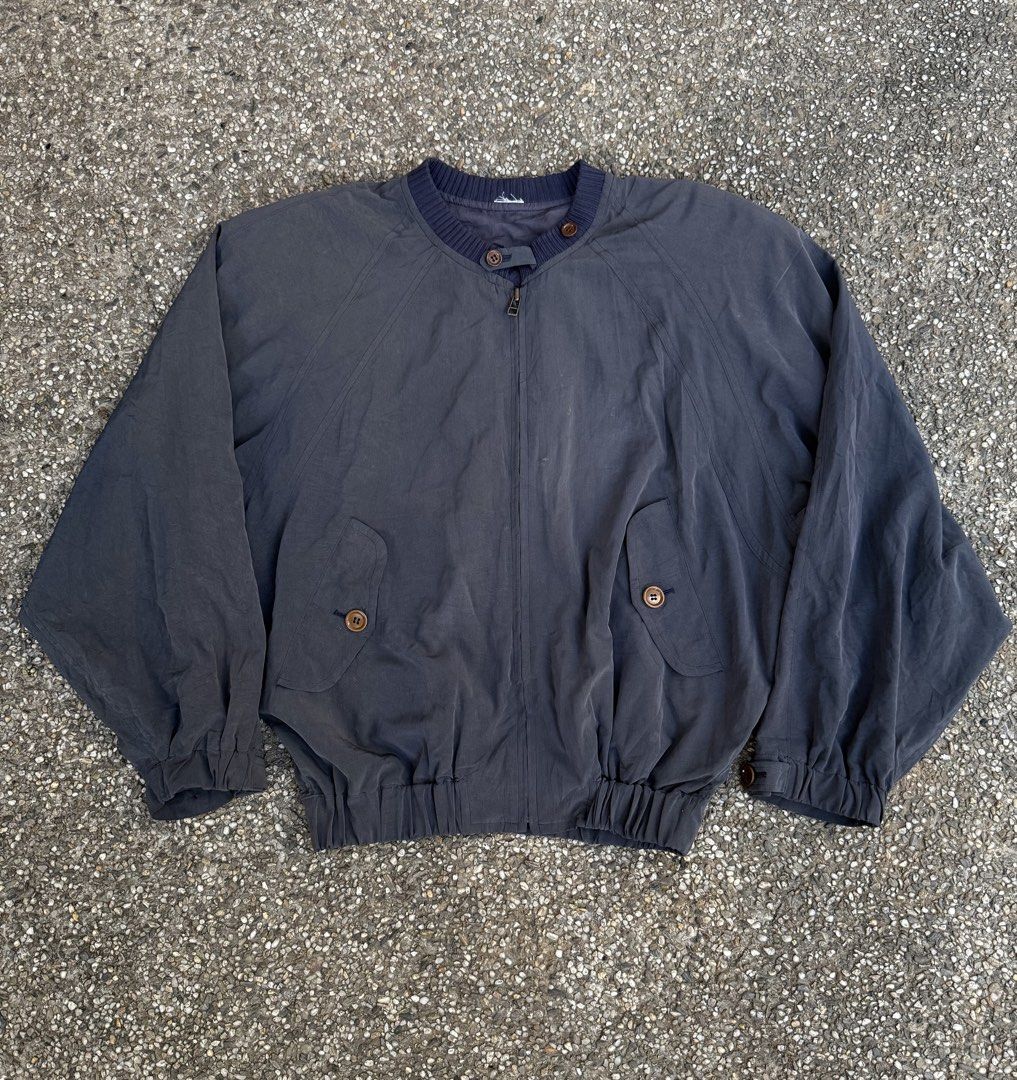 90's Un Bellabito Italian Structured Bomber (Category: Coats, Jackets and Outerwear) located in Quezon City. Submitted by though.bare (Listing ID 1459216062, Image 1). Description: Fits M up to L for Men In worn & aged condition. Shoulders are padded Width : 24.5" Length : 25" Sleeve : 29.5" (Neck to cuff) Shoulder : N/A No when-worns. Listings not marked sold/reserved are available. These are preloved/used items, manage expectations. Visit my pr