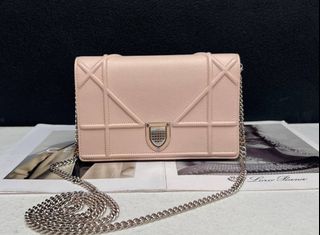 (Category: ) located in . Submitted by millenlavish_outlet (Listing ID 1459167709, Image 1). Description: .
