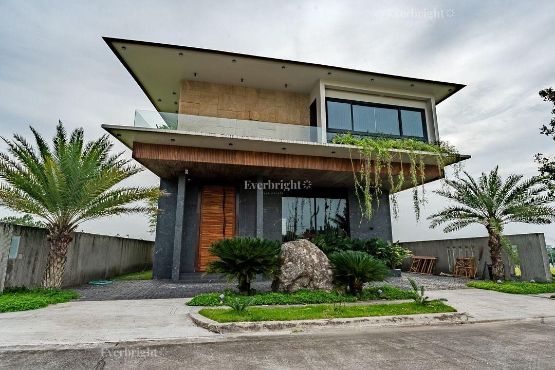 📍 The Enclave Alabang (Category: House & Lot) located in Makati City. Submitted by renzproperties (Listing ID 1459202788, Image 2). Description: 📍 The Enclave Alabang 💰Price: ₱138M Gross Lot Area: 376 sqm Floor Area: 450 sqm Inclusions: Fully Furnished Property details: - Brand New Modern house with pocket garden - 3BR + multipurpose room | 3.5TB | 4 car garage - Italian porcelain tiles & engineered wood flooring - Premium stone finishes with 