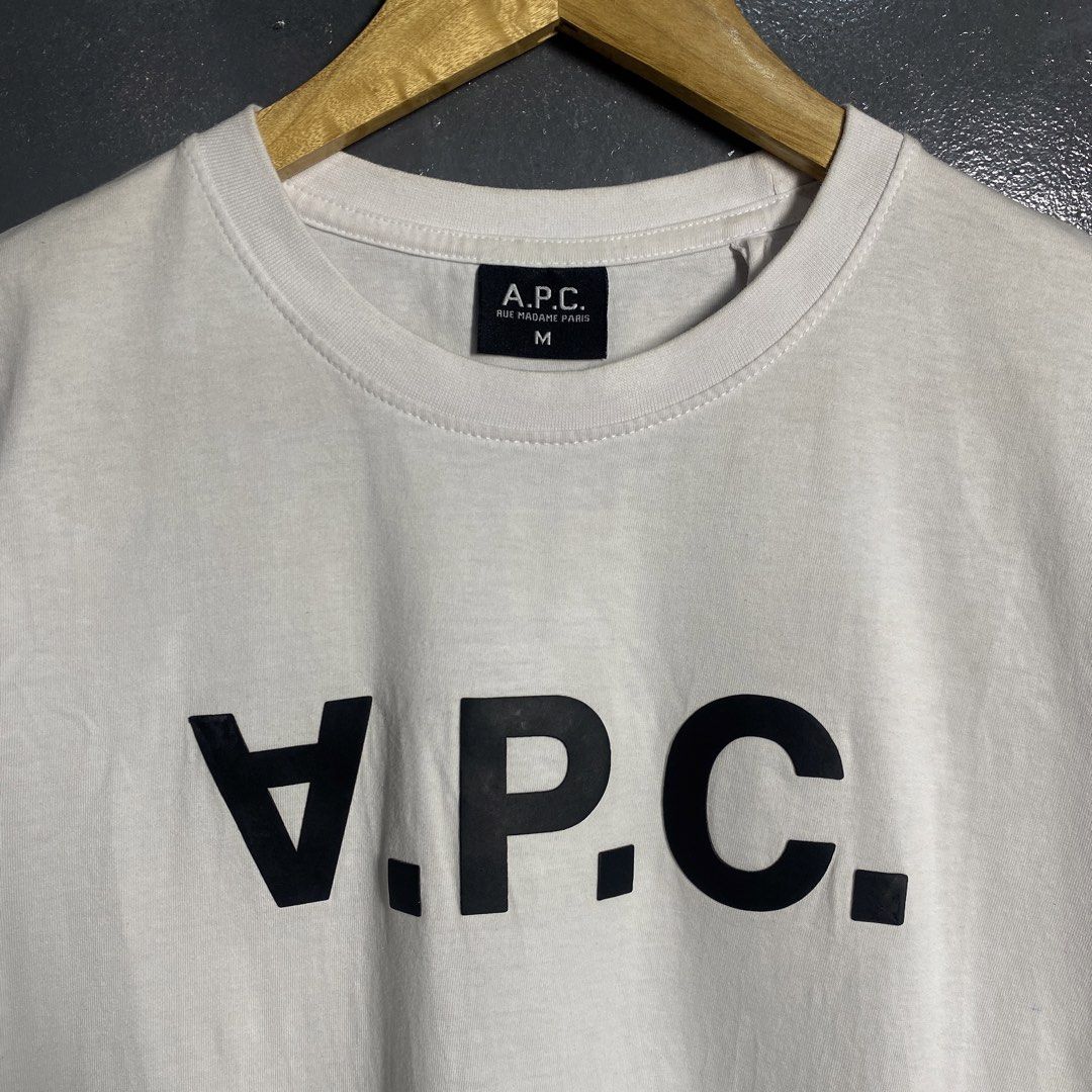 A. P. C. UPSIDE DOWN LOGO (Category: Tshirts & Polo Shirts ) located in Cebu City. Submitted by moisesthriftz (Listing ID 1459194009, Image 3). Description: A. P. C. UPSIDE DOWN LOGO TEE 19 WIDTH / 27 LENGTH NEEDS DEEP WASH OFF / LEGIT GOOD CONDITION SIZE MEDIUM 500 🏷️.