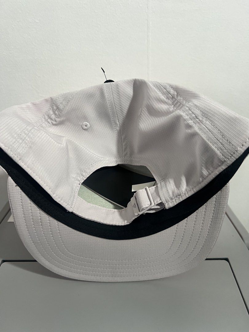 ADIDAS CLIMACOOL LIGHWEIGHT CAP (Category: Caps & Hats) located in Baguio. Submitted by kyrawang22 (Listing ID 1459184039, Image 2). Description: .