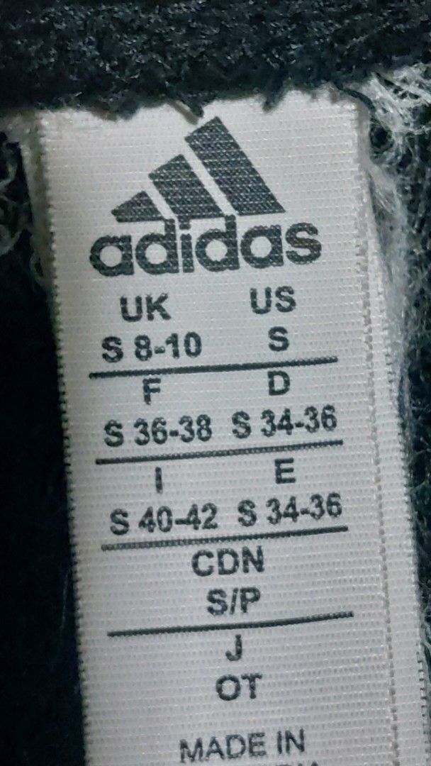 Adidas Essentials sweatpants (Category: Looking For) located in San Juan City. Submitted by 1clickpick (Listing ID 1459232875, Image 3). Description: Adidas Essentials sweatpants .