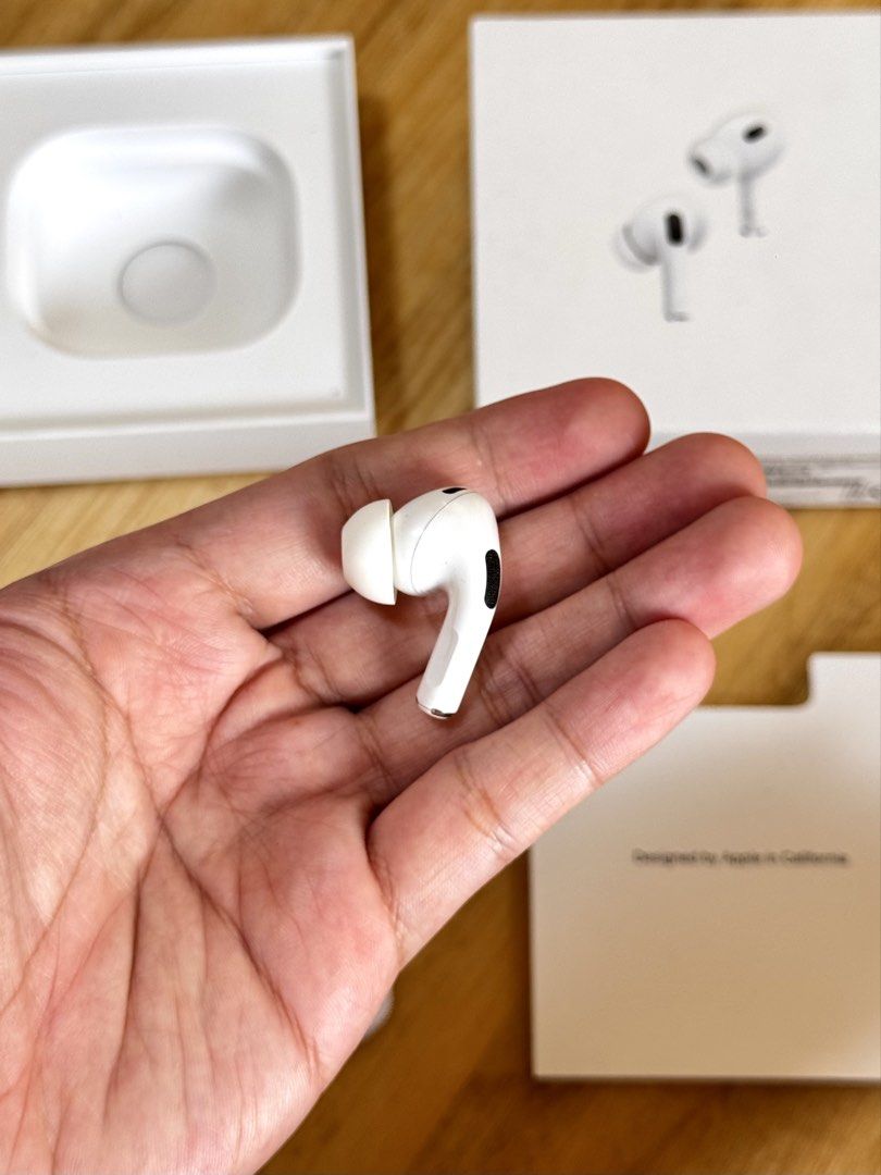 Airpods PRO 2 LEFT LIGHTNING ONLY (Category: Earphones) located in Manila. Submitted by prelovedbyporttt (Listing ID 1459205576, Image 2). Description: Airpods PRO 2 LEFT POD LIGHTNING ONLY 🔗PERSONAL WARRANTY: 1 MONTH (Valid as long as the item hasn’t been dropped or exposed to water) • 100% No hidden defects • 100% Battery health is in great condition • 100% Fully functional • 100% Original item (feel free to check my transaction post on my pag