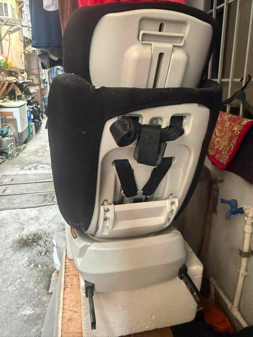 M'Cido Isofix 360 rotating carseat (Category: Car Seats) located in Pasay City. Submitted by practicalmomhere (Listing ID 1459247994, Image 2). Description: The Apruva M’cido 360 ISOFIX car seat is a versatile, all-stage rotating car seat designed for children from birth up to 12 years old (0kg to 36kg, covering Groups 0, I, II, and III).Key Features360-Degree Rotation: Allows the seat to swivel easily, making it simple to switch between rearward