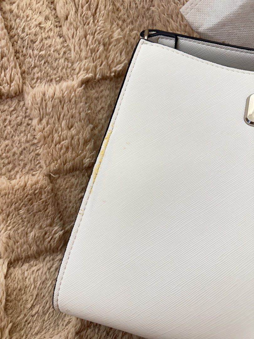 Alberto Romina Bag (Category: Cross-body Bags) located in San Fernando. Submitted by chesca11. (Listing ID 1459272561, Image 3). Description: Alberto Romina Bag (Denim/White) • medium size • like new • super ganda • once use ₱1,300 only.