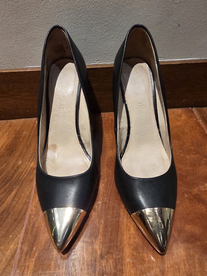 Aldo Shoes (Category: Heels) located in Pasig City. Submitted by vthing (Listing ID 1459144004, Image 1). Description: size 39 heels 3 inches .