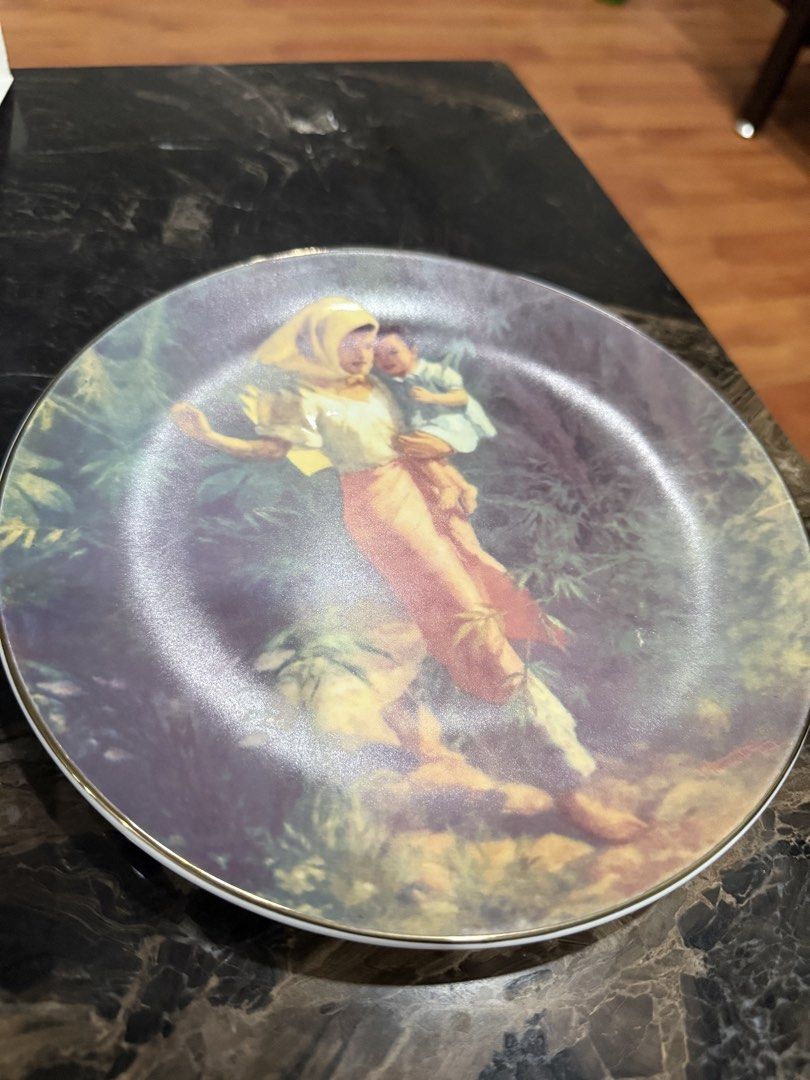Amorsolo Limited Edition Plate (Category: Art & Prints) located in Paranaque City. Submitted by johnrramirez88 (Listing ID 1459210311, Image 1). Description: The Mother and Child Limited Edition Plates, 2020 is from Amorsolo’s painting entitled “Ina at Anak” made in 1942. You are now a proud owner of one out of one thousand Limited Edition Plates of the Catholic Women’s Club’s Madonna & Child series. Issued by THE CATHOLIC WOMEN’S CLUB, INC. Maka
