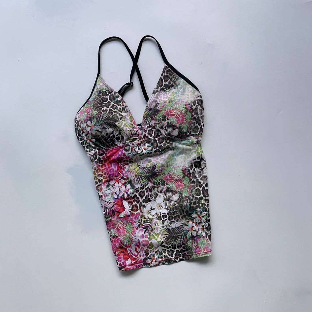 Animal print tank top (Category: Bikinis & Swimsuits) located in Manila. Submitted by uky.wardrobe (Listing ID 1459101085, Image 3). Description: S-m.