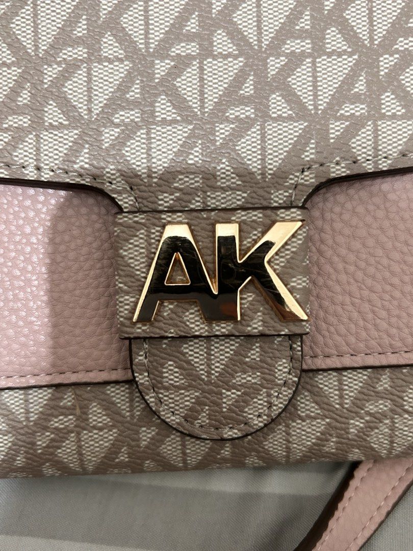 Anne Klein Wallet Clutch with Chain Strap (Category: Luxury Bags & Wallets) located in Pasig City. Submitted by krishnasingh2020 (Listing ID 1459270677, Image 2). Description: Wallet sling -all details are already posted -in good condition -used twice RFS: too girly for me.