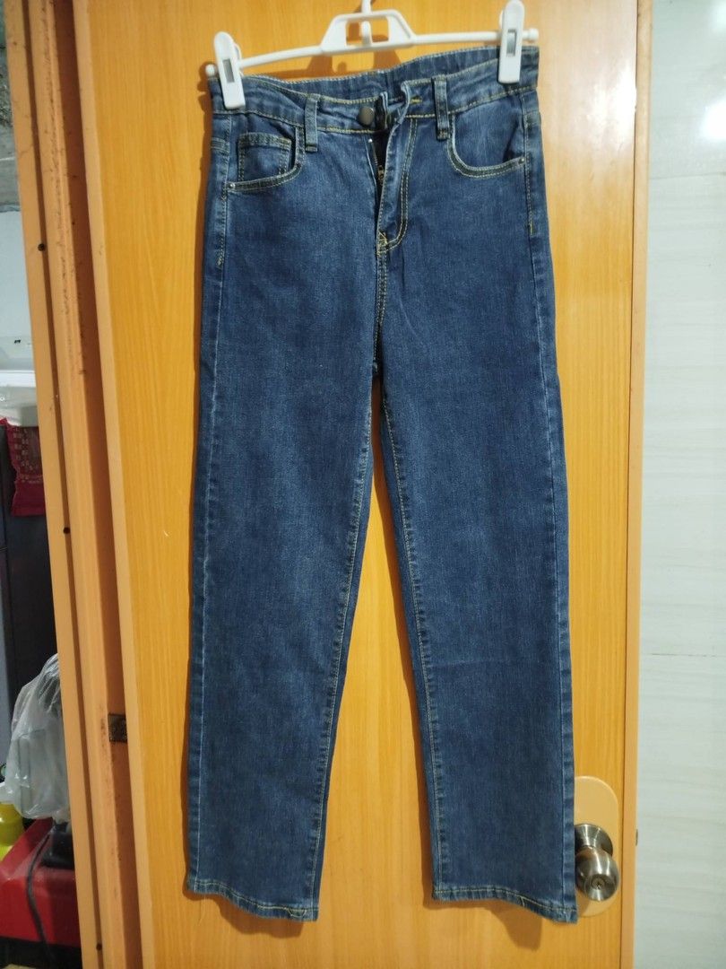 AnWanJuShi Blue Denim Jeans Size 26 (Category: Jeans) located in Quezon City. Submitted by niceoutfits (Listing ID 1459270146, Image 1). Description: - Brand: AnWanJuShi - Type: Blue Denim Jeans - Cut: Straight Leg - Closure: Zip and Button - Pockets: Two back, two front - Size: 26 - Waist : 24-26 - Length : 36 inches - Style: Classic, great for everyday wear.