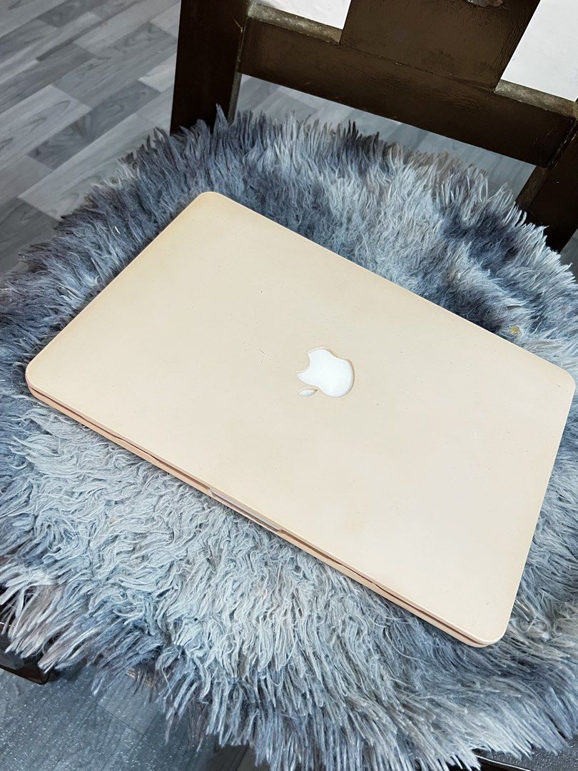 Apple MacBook Pro 13-inch (Early 2015) Monterey (Category: Laptops & Notebooks) located in Manila. Submitted by dorotheacarolina (Listing ID 1459145687, Image 3). Description: - MacBook Pro Retina, 13-inch, Early 2015 - macOS Monterey 12.7.6 - 2.7 GHz Dual-Core Intel Core i5 - 8 GB 1867 MHz DDR3 Memory - Intel Iris Graphics 6100 1536 MB - Serial Number: C02T3M9XFVH3 - Ideal for everyday use and productivity.