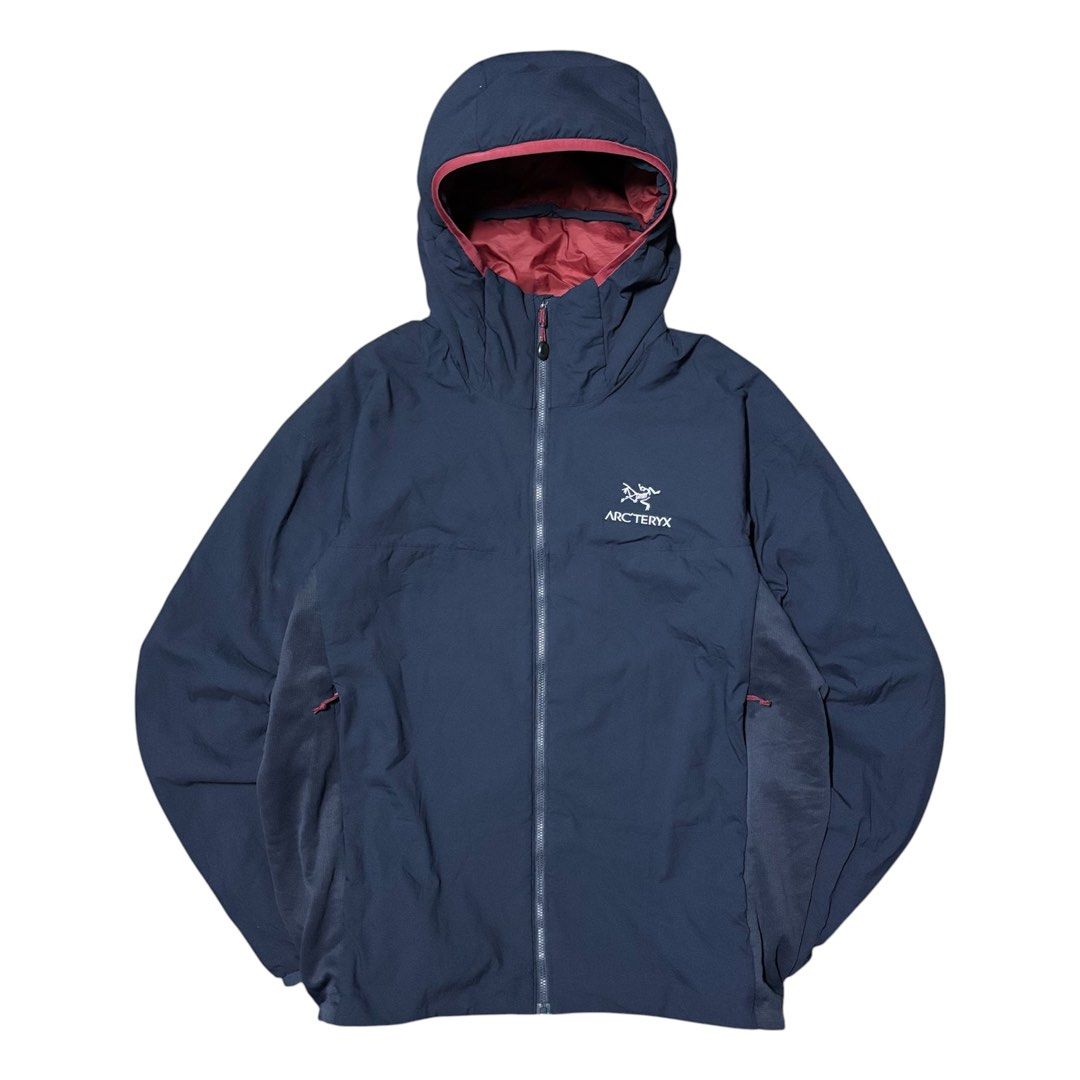 Arc’teryx Atom LT Hoody Jacket (Category: Coats, Jackets and Outerwear) located in Muntinlupa City. Submitted by rtyfck (Listing ID 1459170980, Image 1). Description: Arc’teryx Atom LT Hoody Jacket Details : •Width/Chest : 25 •Full Length : 27(front)-30(back) •Shoulder : 22 •Sleeve Length : 25 •Hem : 24 •Size : XL •Issue : none •Condition : Used •₱7,880.