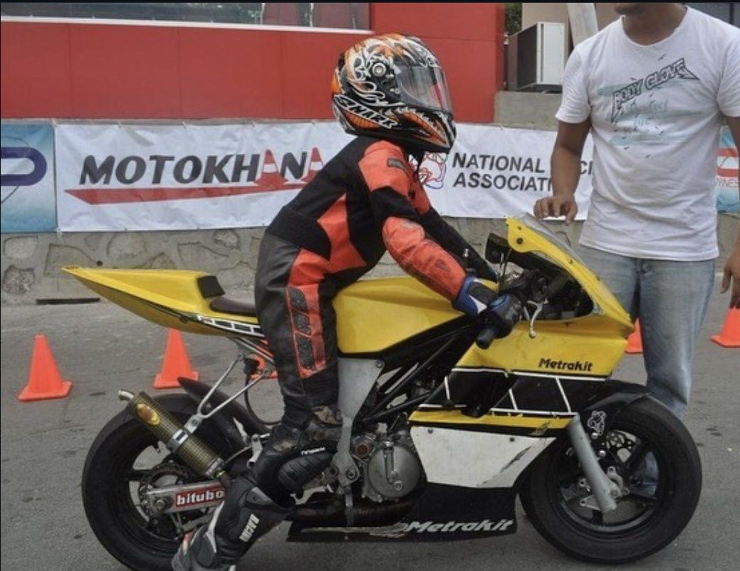 Arma Sport Back Protector Kids (Motorcycle) (Category: Activewear) located in Quezon City. Submitted by bradd09 (Listing ID 1459181134, Image 3). Description: Arma Sport Back Protector for Kids (Motorcycle) I have used this when I was 8-12 Years old What you see is what you get Message me for inquiries See last picture for reference Purchased from the US before for 50$ .