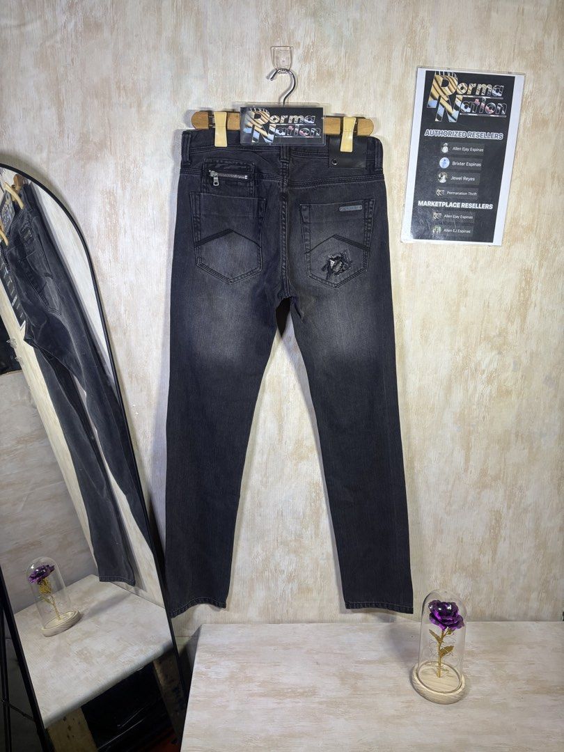 ARMANI EXCHANGE DISTRESSED BLACK WASHED DENIM PANTS (Category: Jeans) located in Cabuyao City. Submitted by pormanation-thrift-store (Listing ID 1459093047, Image 1). Description: ARMANI EXCHANGE DISTRESSED BLACK WASHED DENIM PANTS Condition: LIKE NEW Color rate: 10/10 (PWEDE SA MASELAN) Size: 32 Dimes: 32”Wx40.5”L Issue: NONE❌ Price: 2200.