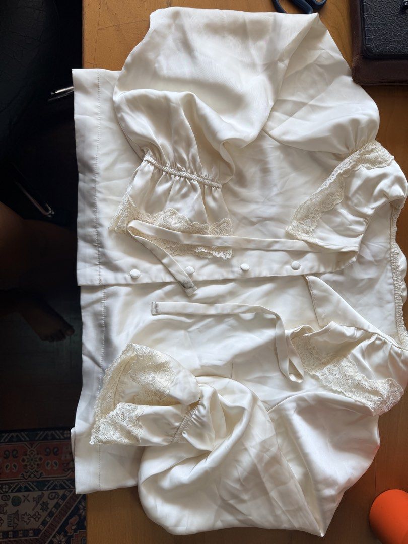 Assorted clothes (Category: Blouses) located in Singapore. Submitted by her_aaa (Listing ID 1459138284, Image 6). Description: Assorted clothes from H&M & SHEIN. Sizes S or XS. $5 for tops $8 for dresses. Never worn due to size. Orange silk blouse sold. .