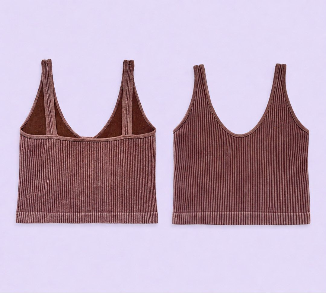 Aura - Brown Ribbed Cropped Tank Top (Category: Sleeveless) located in Caloocan City. Submitted by mikeenstuff (Listing ID 1459163932, Image 1). Description: Brand: Aura Color: Brown Type: Brown Ribbed Top, Stretchable 📏 Measurements: Size: Medium Length: 40 cm Width: 35 cm Mode of Payment: 💙 GCash 🧡 Maribank .