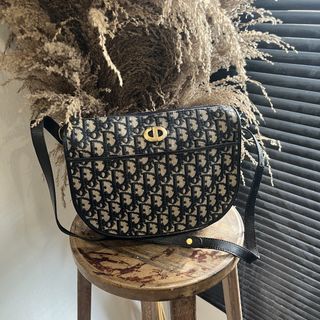 (Category: ) located in . Submitted by ipohvintagestore (Listing ID 1459143741, Image 1). Description: .