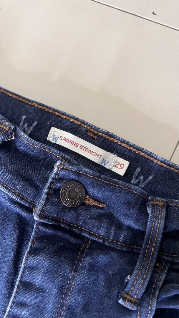 [AUTHENTIC] Levi's Slimming Straight Jeans — Size W29 (Category: Jeans) located in Malay. Submitted by spacetrips (Listing ID 1459117336, Image 2). Description: Selling a pair of authentic Levi’s Slimming Straight Jeans in a gorgeous, classic dark wash. These are designed with an ultra-flattering silhouette that hugs your waist nicely while keeping a clean, straight-leg finish through the bottom.Perfect for everyday wear, casual Fridays, or styli