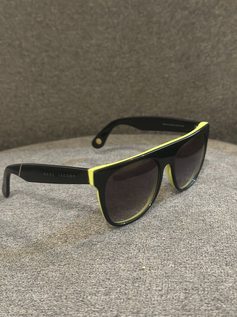 Authentic Marc jacobs sunglasses (Category: Sunglasses & Eyewear) located in Quezon City. Submitted by luxpro.mnl (Listing ID 1459121389, Image 2). Description: Brandnew Authentic from newt jersey The Mills at Jersey Gardens 💯ORIGINAL/LEGIT 💯 Moneyback Guarantee.