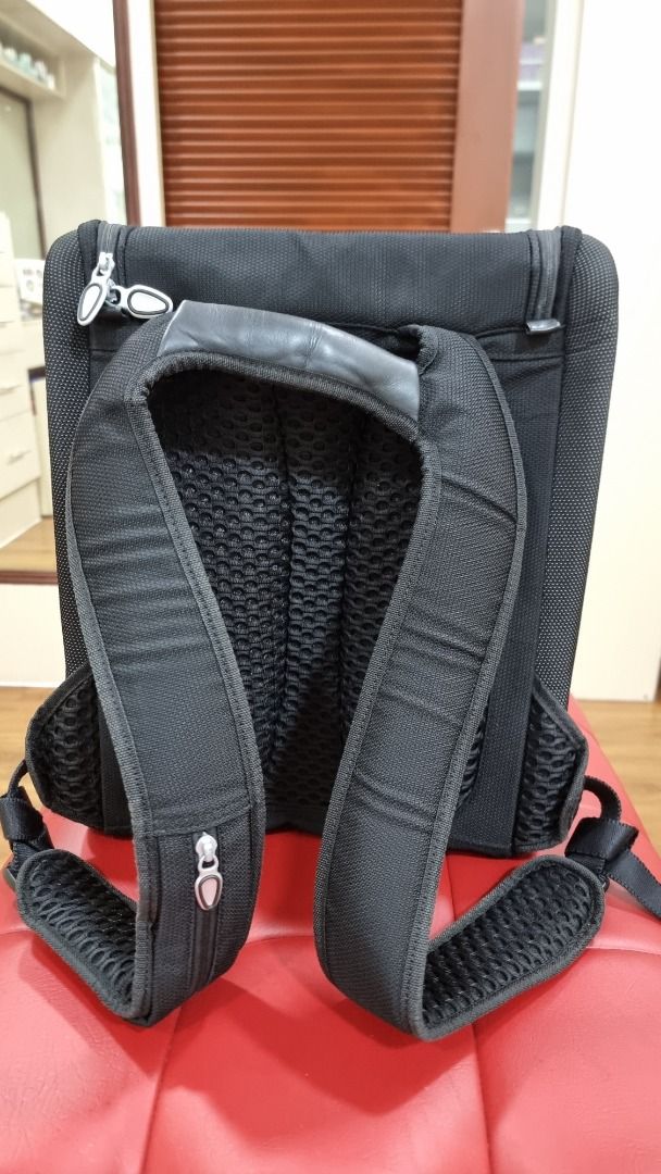 Authentic Tumi Black Backpack (Category: Backpacks) located in Paranaque City. Submitted by olxph_668280920 (Listing ID 1459245263, Image 2). Description: - Black Tumi backpack - Comfortable padded shoulder straps - Front pocket with zipper closure - Main compartment with zipper closure - Durable material - Ideal for daily use or travel.