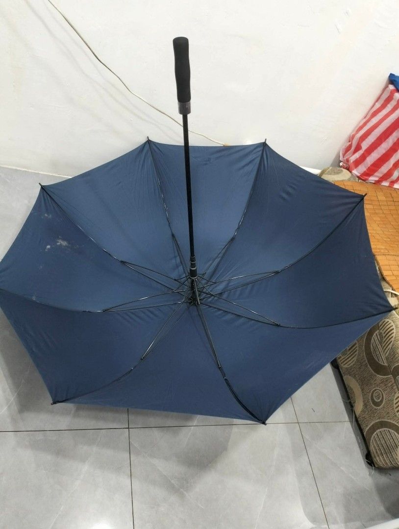 Automatic 3-Fold Pongee Umbrellas - Assorted Colors (Category: Umbrellas) located in Manila. Submitted by empyuyubaron (Listing ID 1459181390, Image 3). Description: - Automatic 3-fold umbrella - Made with durable pongee material - Available in multiple colors: yellow, blue, green, red, dark green, white, maroon, dark blue - Comfortable foam handle for easy grip - Individually wrapped, perfect for gifting or personal use - Compact and convenient 