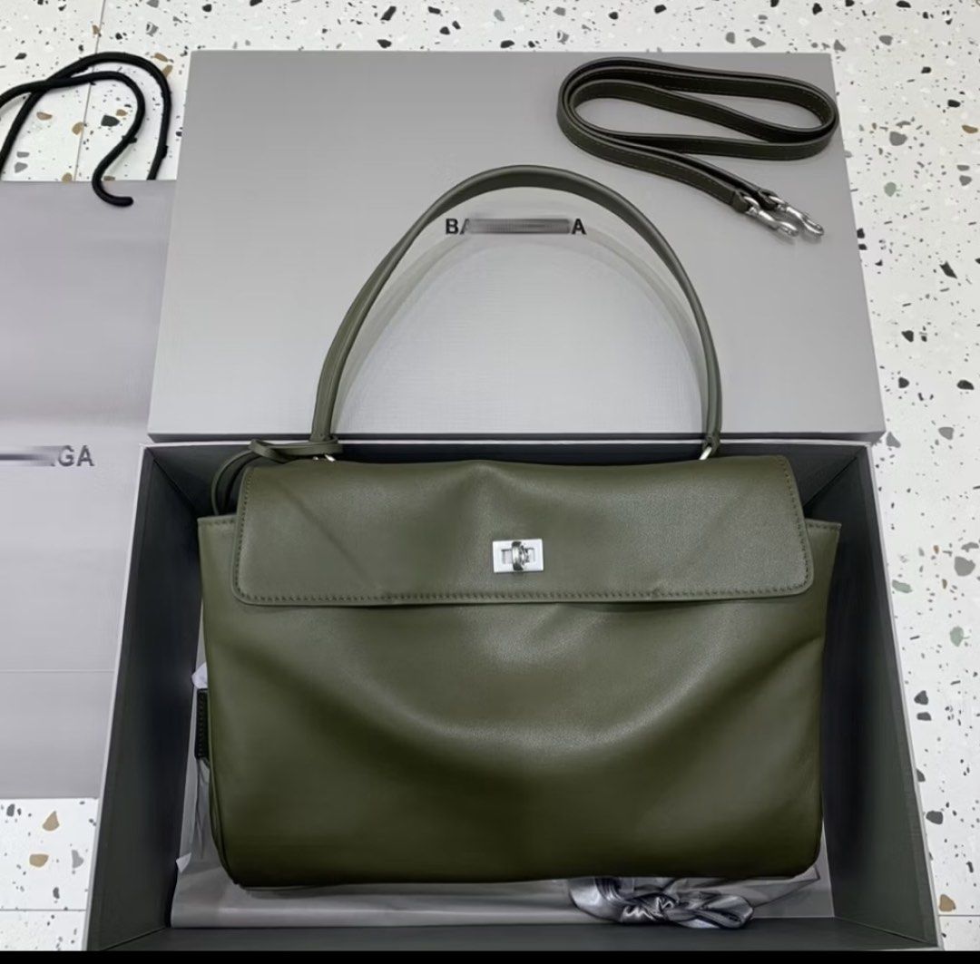 Balenciaga (Category: Luxury Bags & Wallets) located in Quezon City. Submitted by luxe_society (Listing ID 1459149944, Image 3). Description: .