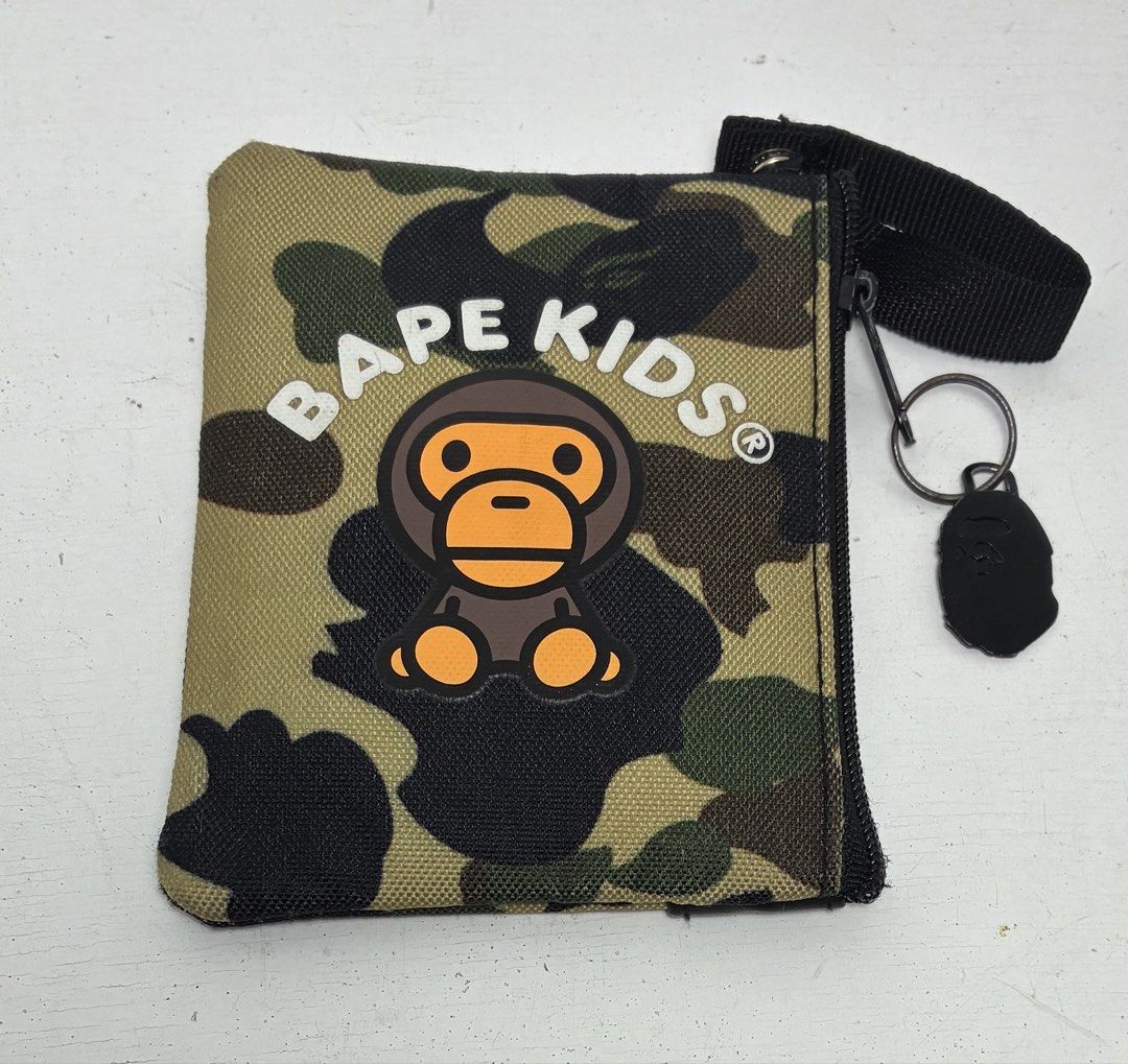 Bape kids small pouch (Category: Belt bags, Clutches and Pouches) located in Manila. Submitted by egayfinds420 (Listing ID 1459115540, Image 1). Description: BAPE KIDS SMALL POUCH😍🥶 EXCELLENT CONDITION COLOR RATE 9.5/10 OR BETTER .