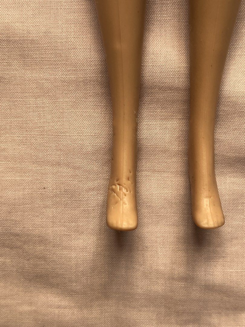 Barbie bangs (Category: Kids Toys) located in Manila. Submitted by jenoace444 (Listing ID 1459233800, Image 3). Description: - scratshes sa arms - bite marks sa feet.