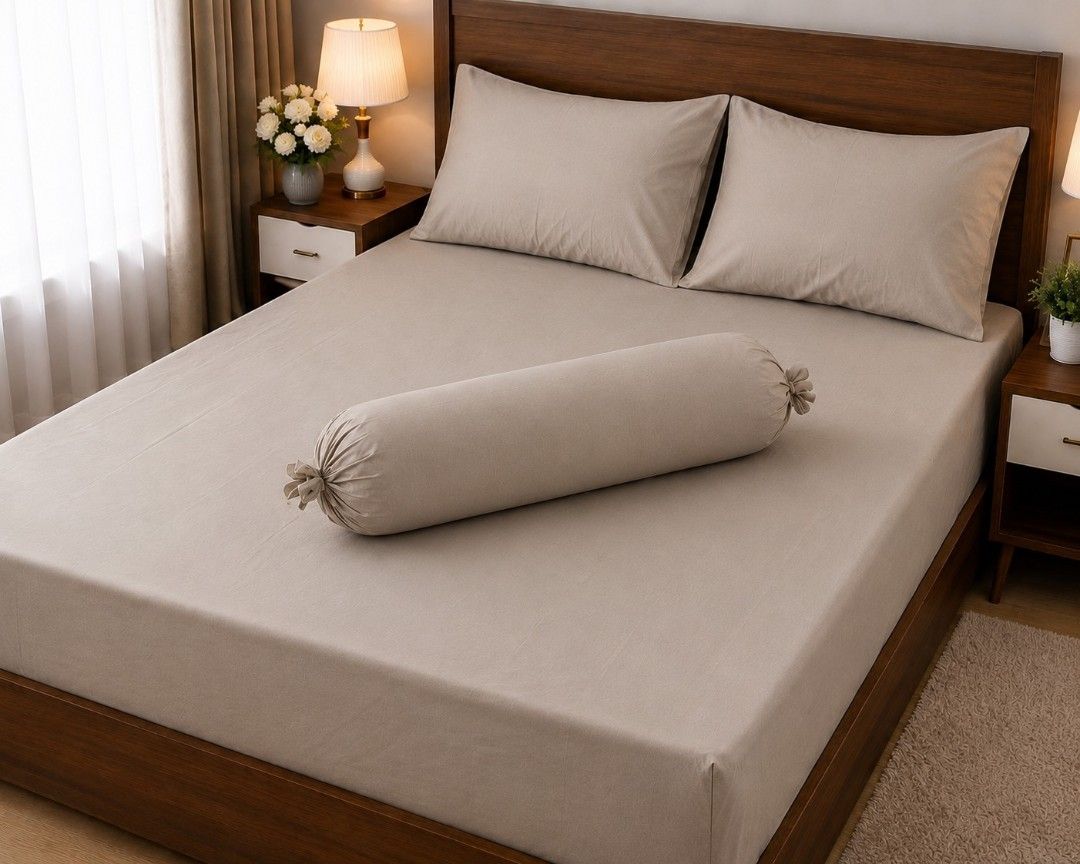 Bedsheets (Category: Bed Frames & Mattresses) located in Muar. Submitted by andrew_90 (Listing ID 1459096167, Image 3). Description: King / Queen Available.