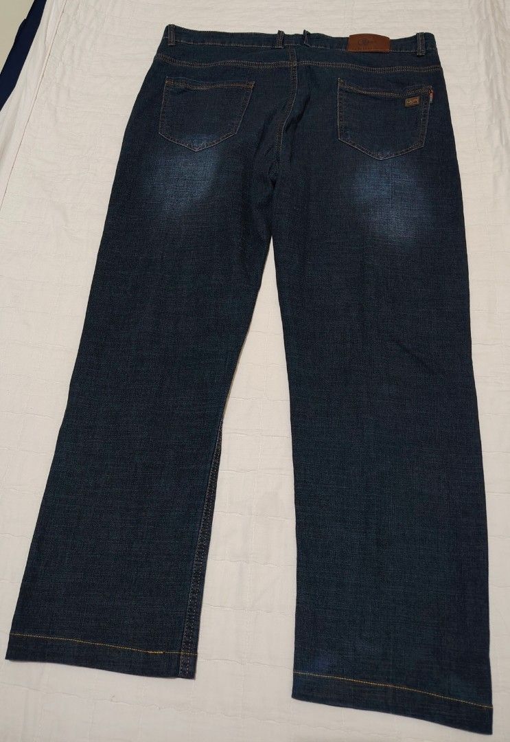 BENEPOLE JEANS Dark Wash Denim Size 36 (Category: Jeans) located in Davao. Submitted by dareyl_121422 (Listing ID 1459146921, Image 2). Description: - Brand: BENEPOLE - Color: Dark Wash Denim - Fit: Straight Leg - Closure: Button and Zip - Pockets: Classic Five-Pocket Styling - Origin: Made in China - Size: 36 - Ideal for: Everyday Wear.
