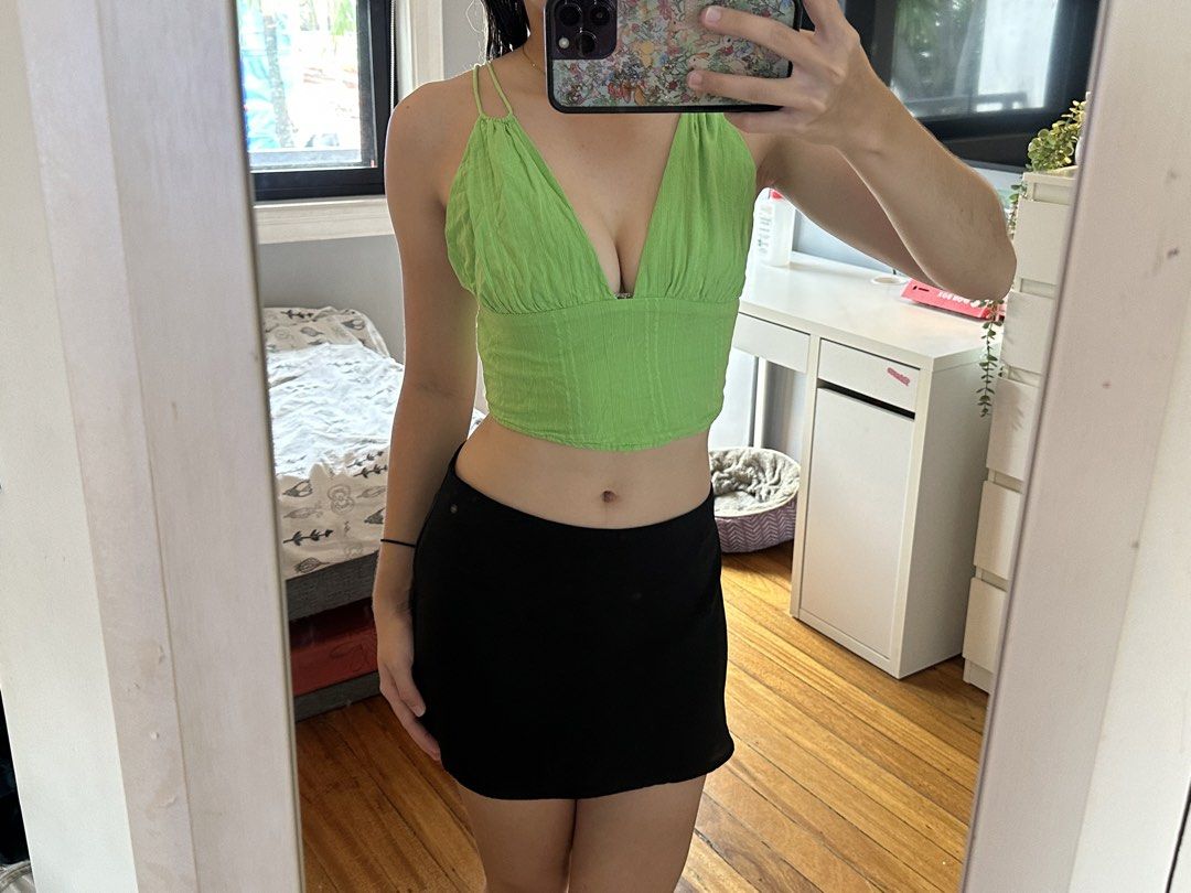 BERSHKA Crop Top (Category: Others Tops) located in Paranaque City. Submitted by celinegab (Listing ID 1459160698, Image 1). Description: .