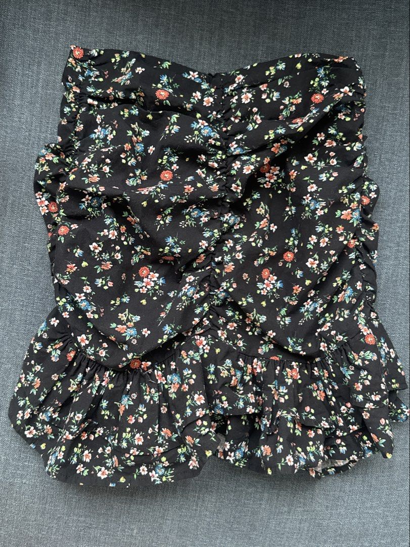 Bershka top and skirt set (Category: Sets or Coordinates) located in Caloocan City. Submitted by lavishlux (Listing ID 1459191027, Image 3). Description: Bershka floral top and skirt set Only used once; Good as new! 🌹 Original price is over 1,500.