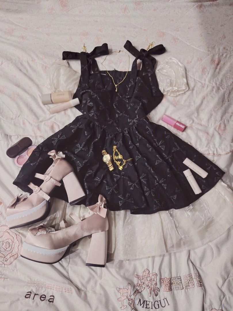 black embossed ribbon dress 🖤 (Category: Dresses) located in Hermosa. Submitted by lcvelycath (Listing ID 1459224731, Image 1). Description: size: s-m °. thrifted, pre-loved, or brand new but ready to wear (some aren't bcs i don't have the time to wash them, very sorryy :<) colors may vary due to lightning & quality 𐙚 °. check details before mine joy miners will be posted :> 𐙚 °. payment first °. mode of payment: Gc@sh mode of delivery: JNT 𐙚