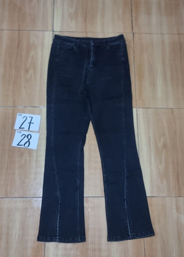 Black Flare Jeans with Side Slits - Size 27/28 (Category: Jeans) located in Diffun. Submitted by declutteredbyJill (Listing ID 1459213030, Image 1). Description: - Trendy black flare jeans - Features a stylish slit at the bottom of each leg - High-waisted design for a flattering fit - Available sizes: 27, 28 - Versatile: dress up or down for any outfit.