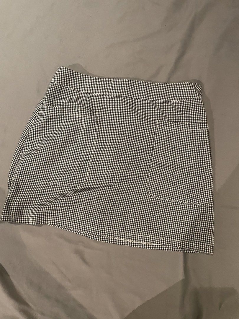Blue Plaid Mini Skirt (Category: Skirts) located in Makati City. Submitted by archivesby_z (Listing ID 1459126630, Image 2). Description: .