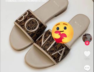 (Category: ) located in . Submitted by prelovedwomens (Listing ID 1459206577, Image 1). Description: .