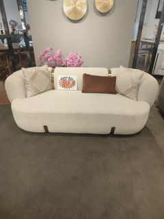 (Category: ) located in . Submitted by worldfurniture.xavier (Listing ID 1459145887, Image 1). Description: .