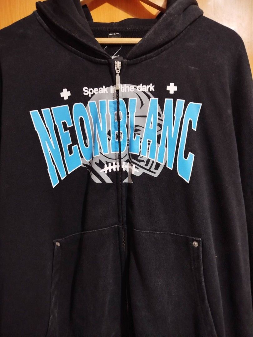 BRANDEW Acid Black Hoodie Jacket (Category: Coats, Jackets and Outerwear) located in Manila. Submitted by cenasells (Listing ID 1459273690, Image 2). Description: Brand new Acid Black Hoodie with Hang tag Width : 29 inches Length : 27 inches Fabric : Thick Cotton Color : Acid Black Style.