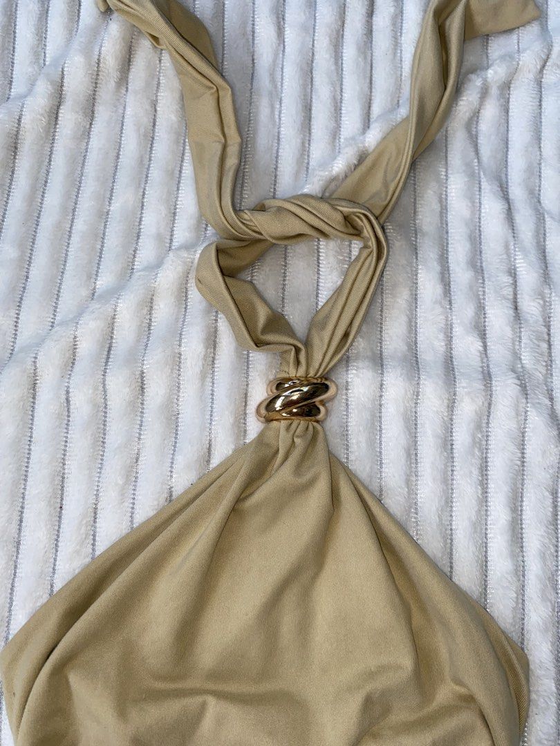 BRANDNEW BACKLESS HALTER TOP (Category: Others Tops) located in General Santos City (Dadiangas). Submitted by roxxsan (Listing ID 1459261352, Image 3). Description: - freesize: xs up to medium - very thick quality .