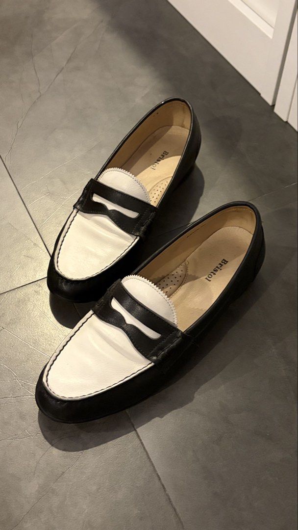 Bristol Black and White Leather Loafers (Category: Loafers) located in Taguig. Submitted by pfb__ (Listing ID 1459146870, Image 1). Description: - Classic black and white loafers from Bristol - Made with genuine leather - Easy slip-on style - Versatile for casual and smart-casual looks Size 9. Barely Used..