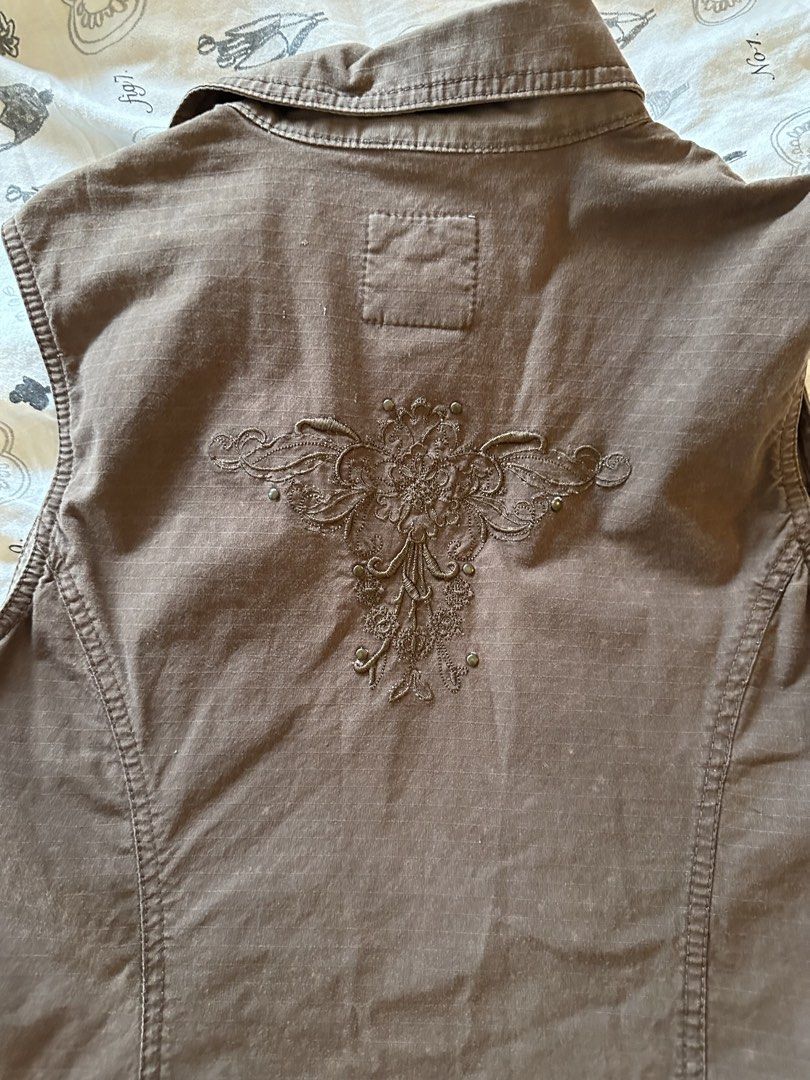 Brown Cargo Romper (Category: Rompers) located in Paranaque City. Submitted by celinegab (Listing ID 1459166341, Image 3). Description: Can fit s-m.
