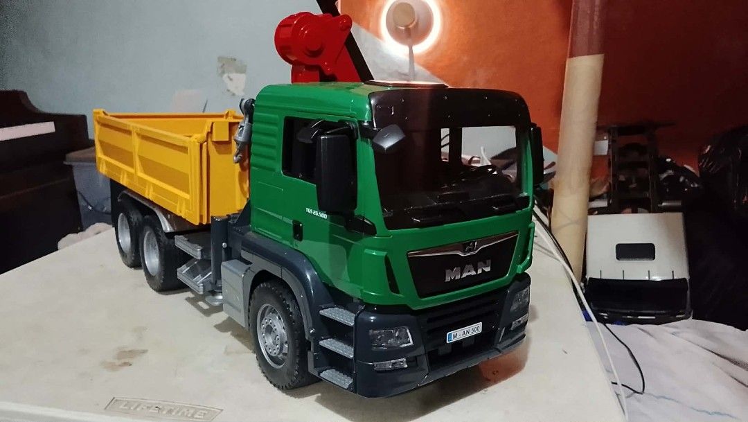 Bruder Truck W crane (Category: Vehicle & Diecast Models) located in Makati City. Submitted by vtde4kl (Listing ID 1459183534, Image 1). Description: Barely used Looks new Chat for more info.