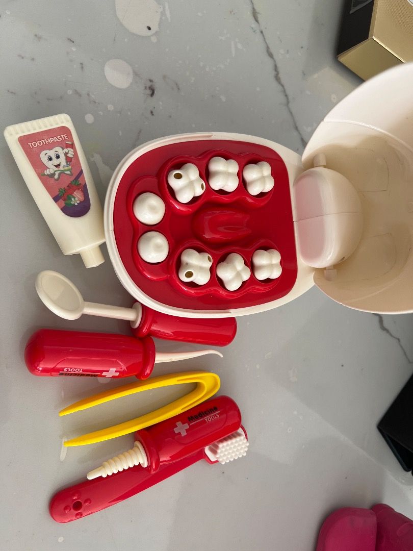 Brushing Teeth Set (Category: Kids Toys) located in Singapore. Submitted by shinecazel (Listing ID 1459100613, Image 1). Description: .