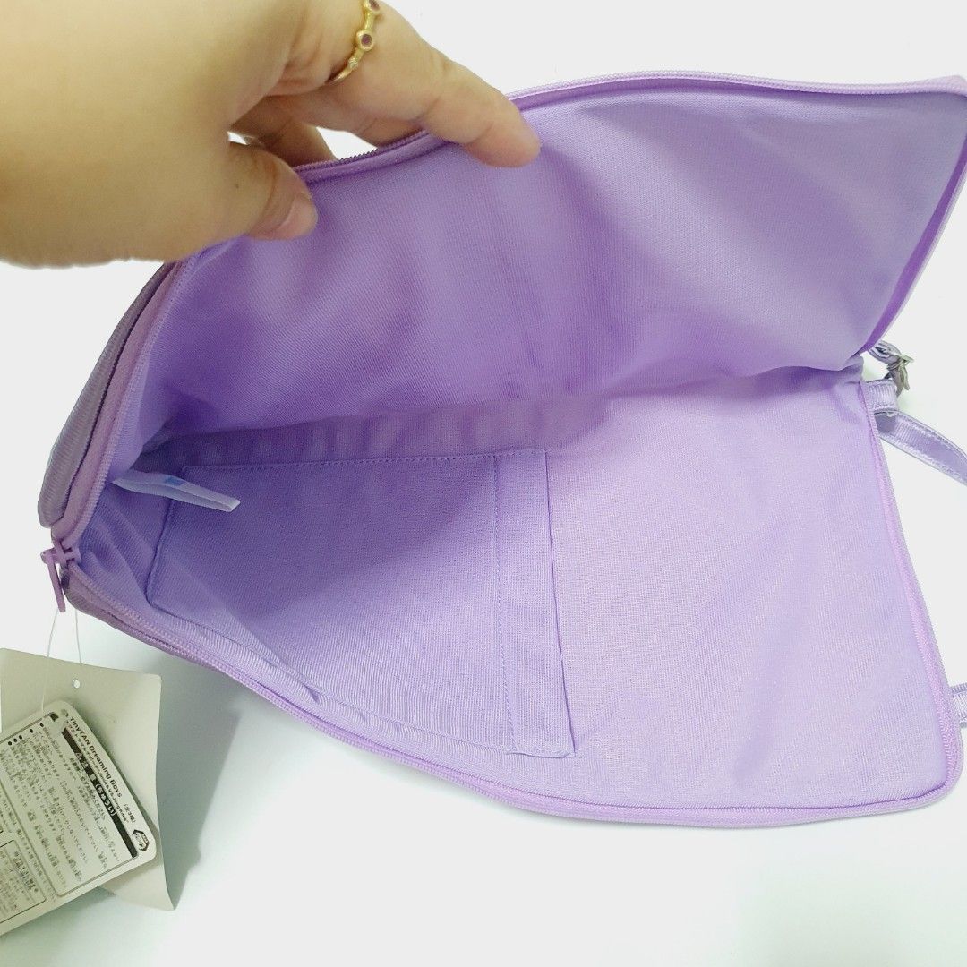 BTS Tiny Tan Jung Kook Dreaming Boys Multi Pouch (Category: Purses & Pouches) located in Taytay. Submitted by kyo.mono (Listing ID 1459099853, Image 3). Description: 💟Follow us on IG: kyo.mono for faster replies TikTok: kyo.mono_ for videos and review Brand new with paper tag Auth from Japan Actual photo posted.