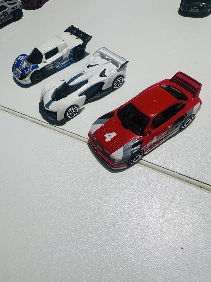 Bundle Loose Hot Wheels (Category: Vehicle & Diecast Models) located in Manila. Submitted by got_loots (Listing ID 1459174539, Image 3). Description: WTS❗️❗️❗️ Assorted Loose Hot Wheels 10 pieces ₱800 Only.