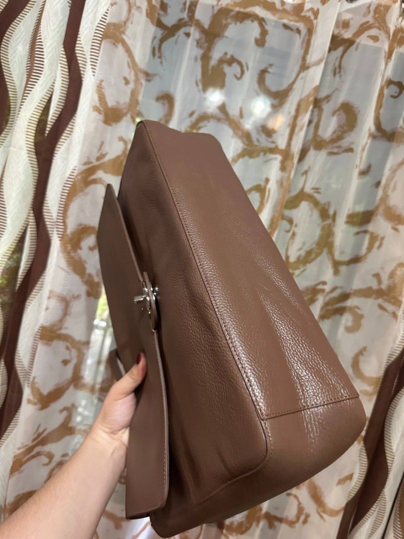C HANEL MAXI FLAP FROM JAPAN (Category: Luxury Bags & Wallets) located in Manila. Submitted by tianasmom (Listing ID 1458444825, Image 3). Description: 🇯🇵FROM JAPAN 💯 GENUINE CALFSKIN LEATHER WITH BOX AND DUSTBAG INCLUSION MICROCHIPPED CC UNDERZIP.