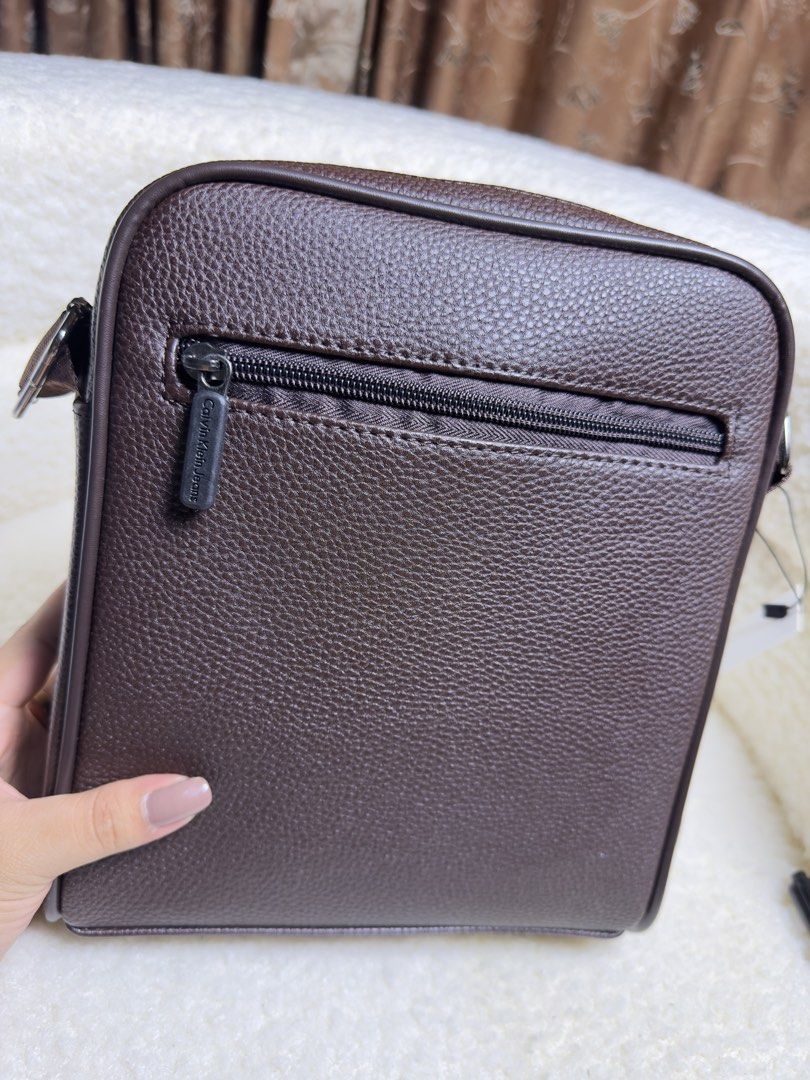 Calvin Klein Men’s Messenger Bag (Category: Sling Bags) located in Binmaley. Submitted by amayscollections (Listing ID 1459174294, Image 2). Description: SUPER SALE MPO MEN’S C@Lv!n kL€!nMESSENGER BAG❣️ ₱399Only 💸 palugi sale 599 reg.price magkano nalang ngayon perfect pangregalo ganda nyan sa personal!🤞🏻👌🥺 YES to C0D✅ add 70 only.🔥 Pm 📩 Disclaimer: ‼️ This Page is not Associated or Affiliated with any of this following brands. All Copyrig