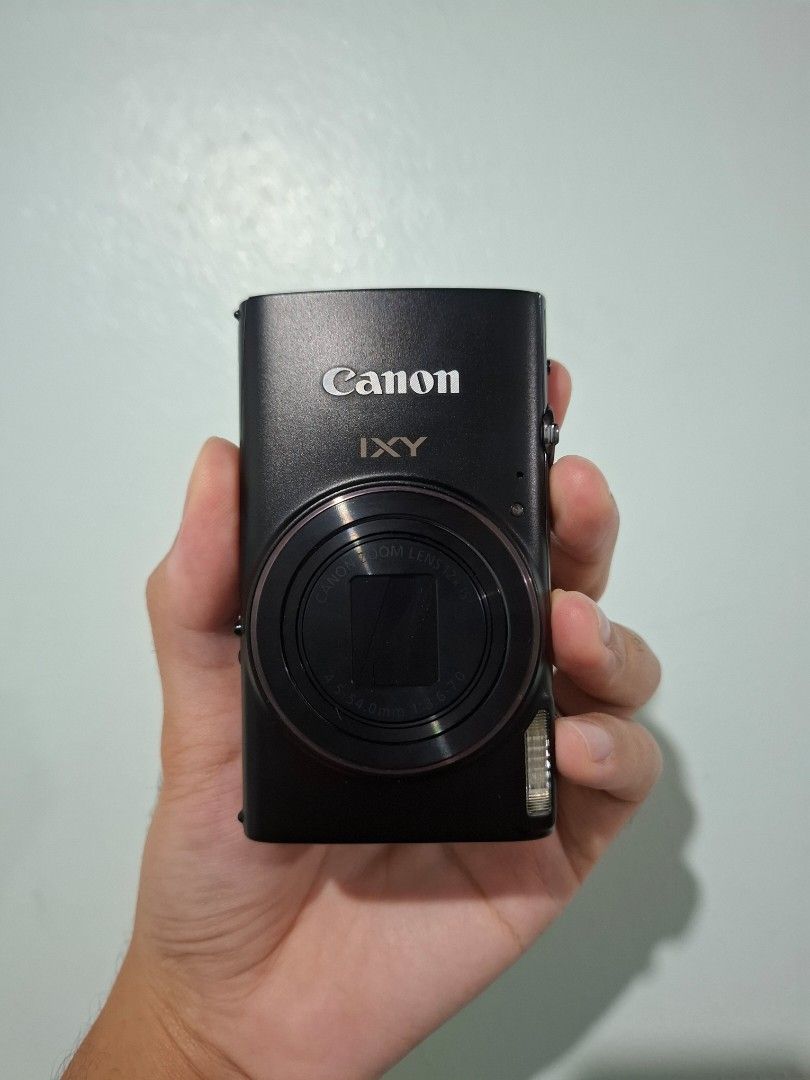 Canon Ixy 650/ Ixus 285hs (Category: Cameras) located in Dagupan City. Submitted by gadgets_by_pxtrade (Listing ID 1459185849, Image 2). Description: Canon IXY 650/ Ixus 285 hs — aka the Kendall Jenner & Dua Lipa camera SALE: 20 999 + sf (Negotiable) Features: Compact & stylish digicam 20.2 MP CMOS sensor 12x Optical zoom Built-in Wi-Fi & NFC Full HD video recording Popular for its celebrity digicam look Body condition: 10/10 — like brand new. Ve