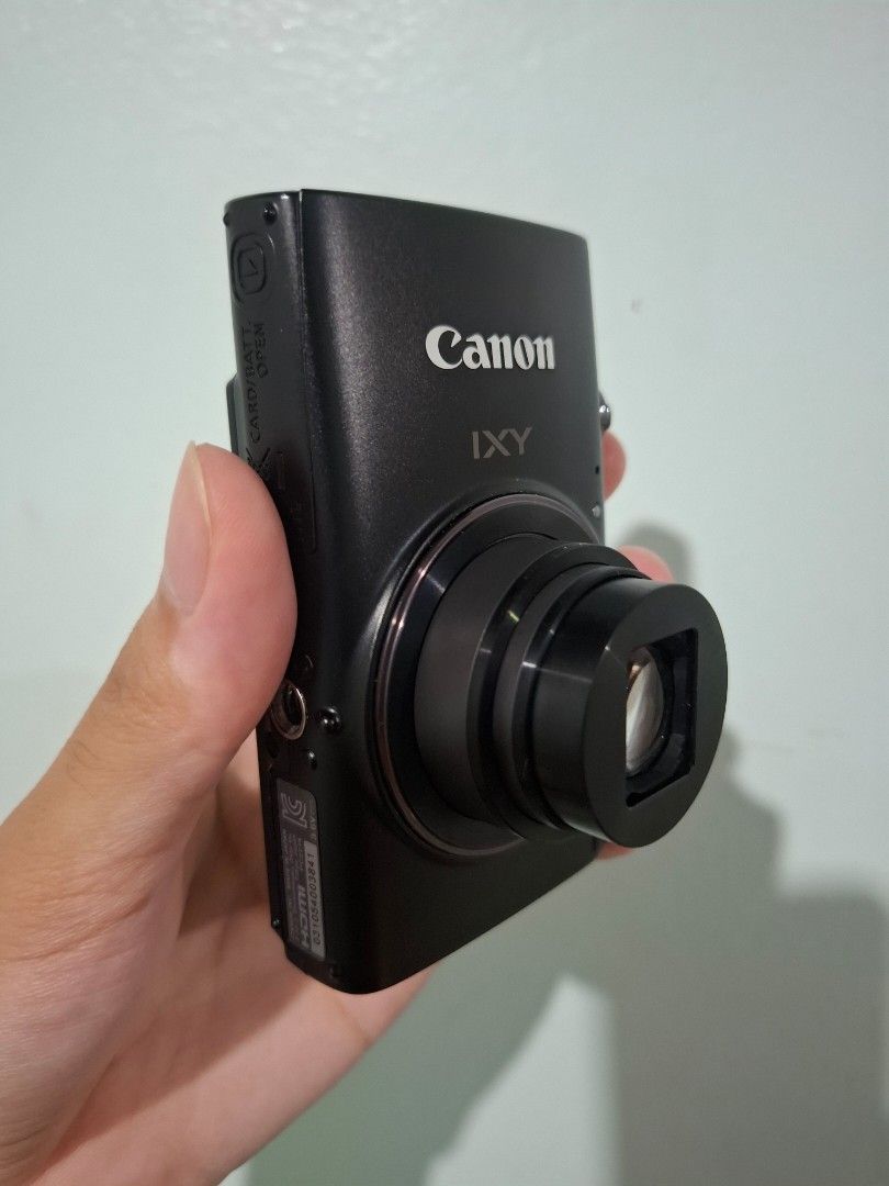 Canon Ixy 650/ Ixus 285hs (Category: Cameras) located in Dagupan City. Submitted by gadgets_by_pxtrade (Listing ID 1459185849, Image 3). Description: Canon IXY 650/ Ixus 285 hs — aka the Kendall Jenner & Dua Lipa camera SALE: 20 999 + sf (Negotiable) Features: Compact & stylish digicam 20.2 MP CMOS sensor 12x Optical zoom Built-in Wi-Fi & NFC Full HD video recording Popular for its celebrity digicam look Body condition: 10/10 — like brand new. Ve